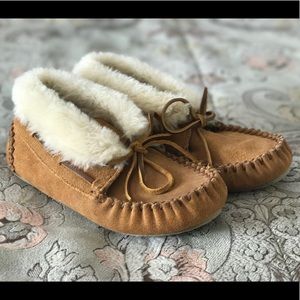 Minnetonka Moccasin/slippers